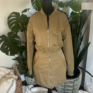 Zara army green cinched waist zip lt weight mid length jacket w/ pockets med